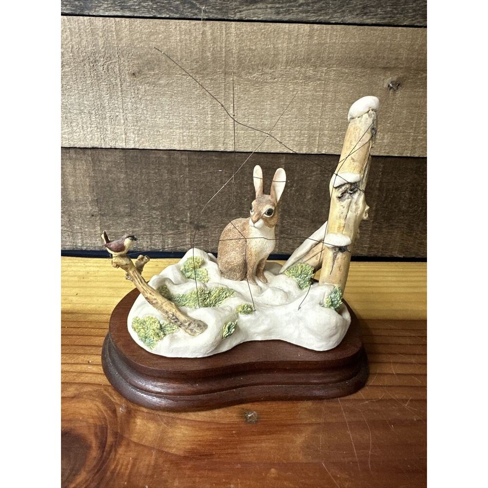 Lowell Davis "Peter And The Wren" Figurine Christmas 1989 Rabbit Bird Snow